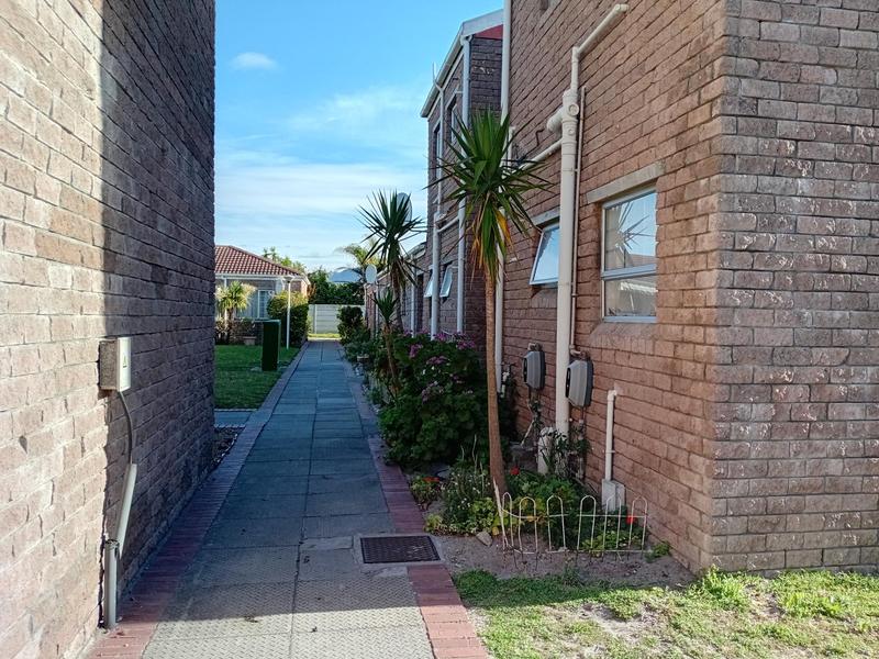 To Let 1 Bedroom Property for Rent in Diep River Western Cape